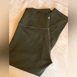 LIKE NEW Lululemon Olive Green Leggings in size 6